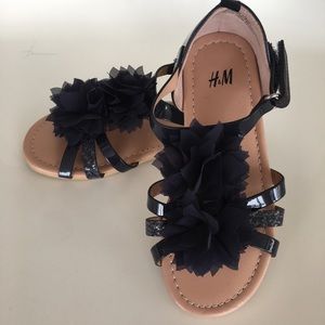 NWOT Girls H&M: Velcro sandals